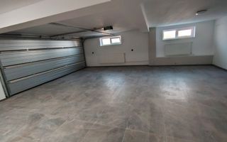 Casa cu garaj, pivnita, curte mare - Poză 8