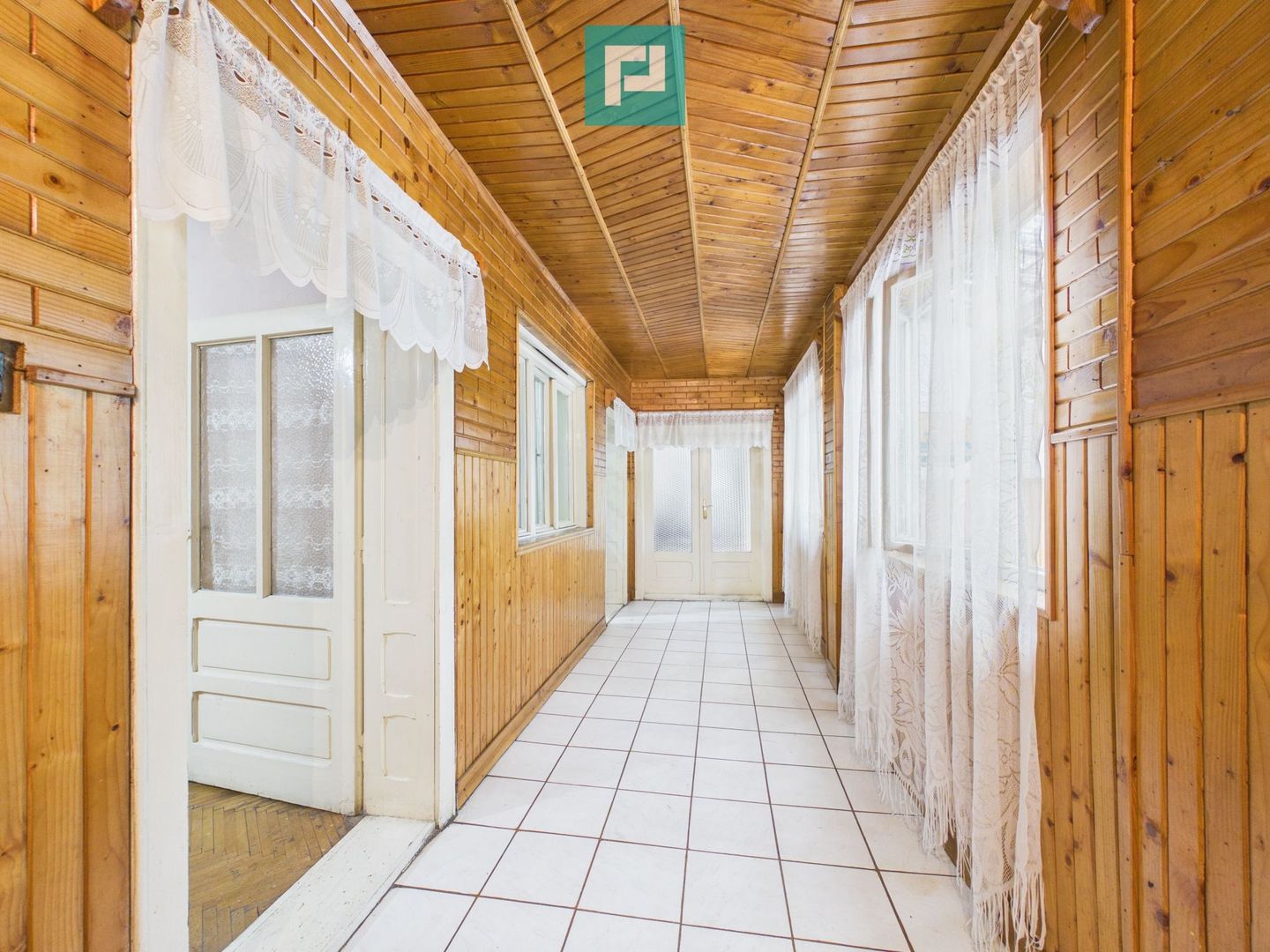 Casă cu 5 camere, în orașul Sebiș, Arad - Poză 7