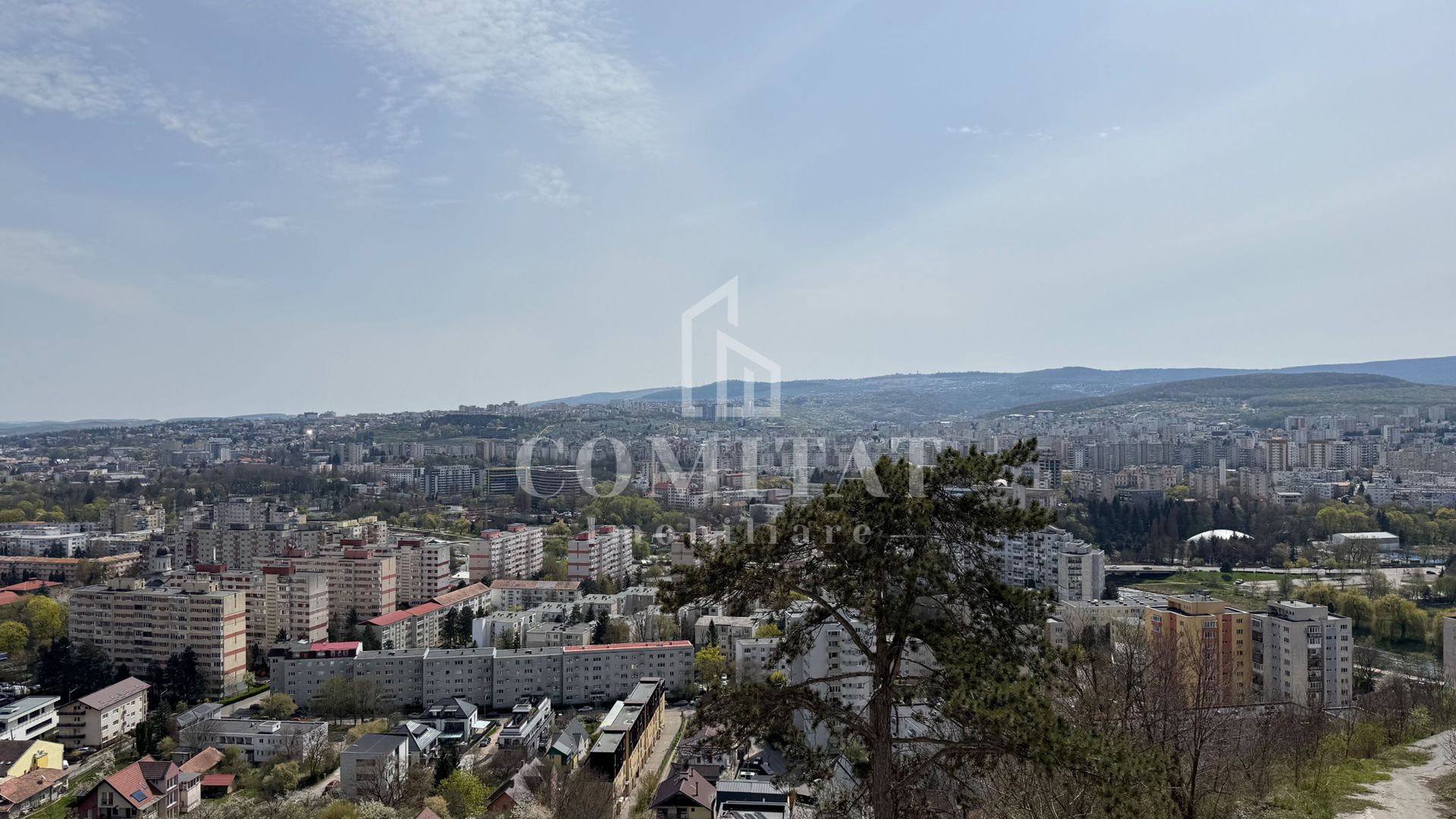 Casă generoasă cu panoramă și 256 mp terasă circulabilă - Poză 4