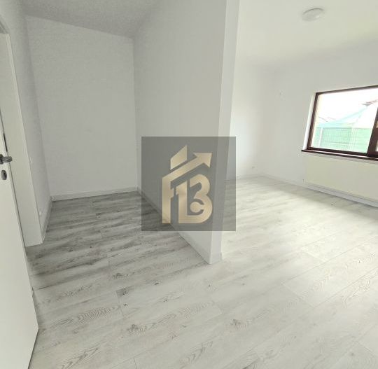 ​Casă 3 camere, 2 băi, curte generoasă 471 mp - Complex Luna, Balotești - Poză 9