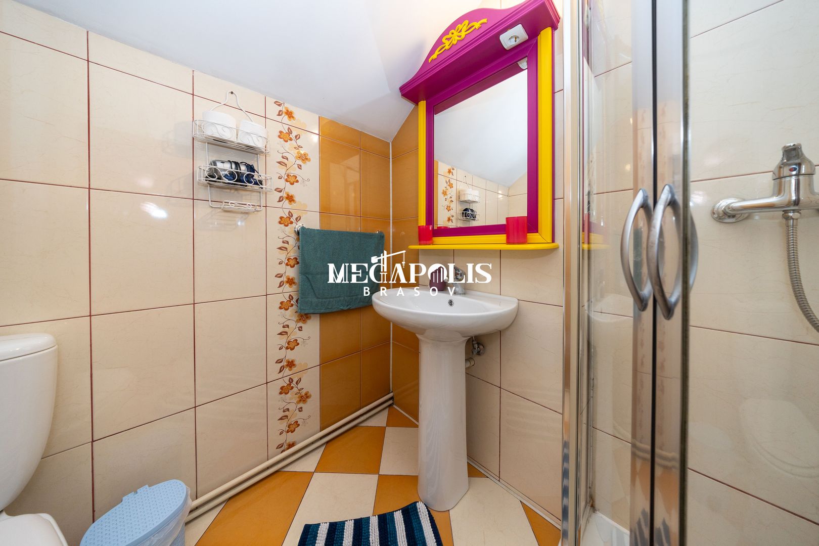 Pensiune de vânzare în Râșnov | 14 camere | 427 mp - Poză 40