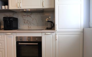 Zona linistita, 3 camere + 2 bai, centrala proprie. - Poză 9