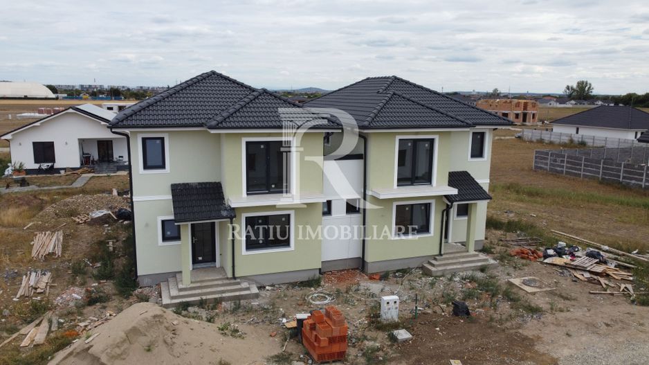 Duplex modern P+E | 4 camere | Sântandrei - Poză 1