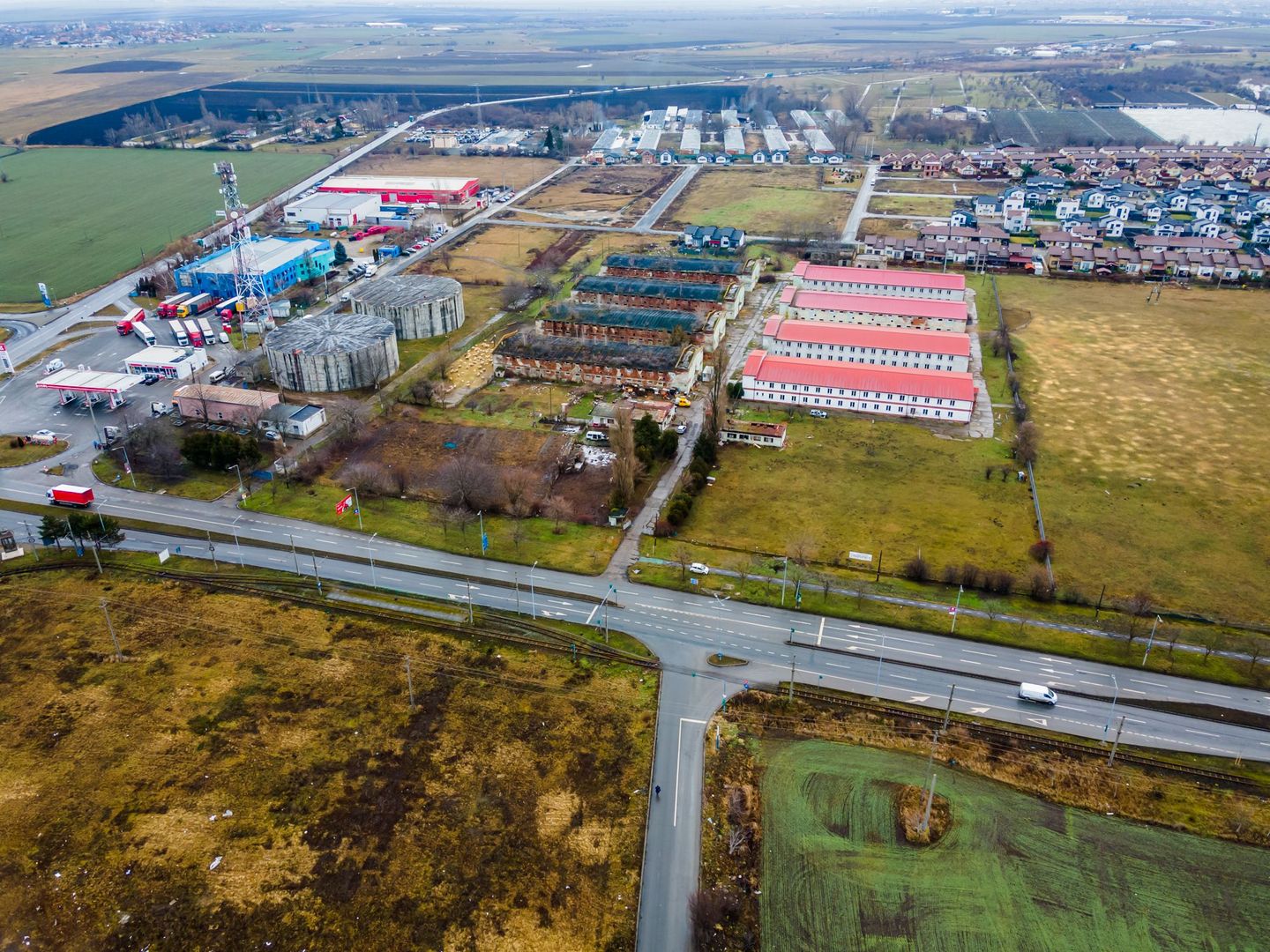 Teren intravilan la șoseaua principală Grădiște - Poză 3