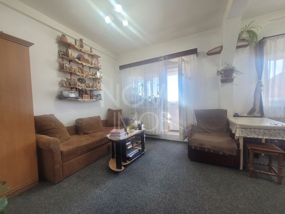 Apartament tip mansarda cu balcon, mobilat-utilat, Valea Aurie - Poză 7