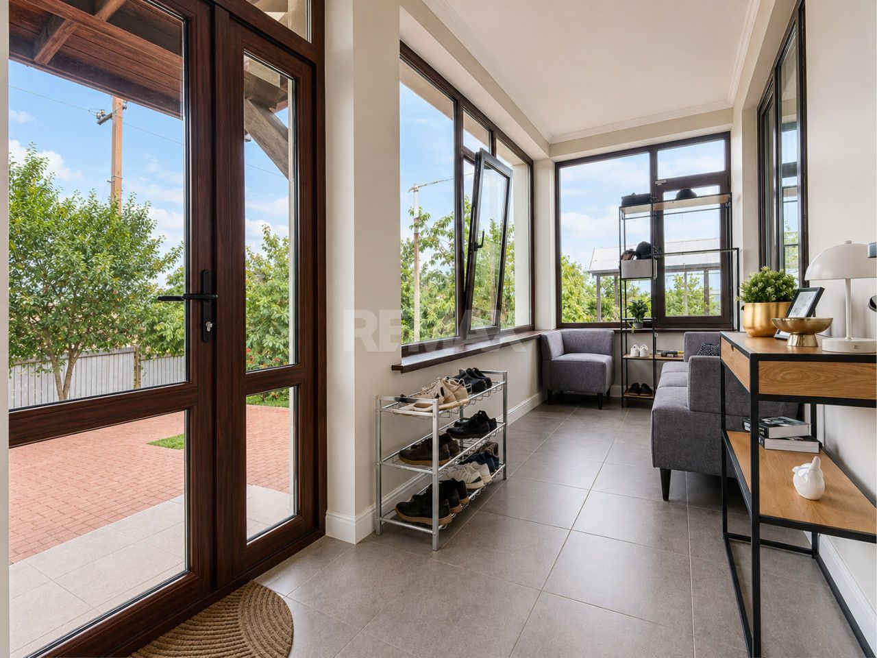 Casă 3 + Living, renovată | 17 ari | Panouri fotovoltaice | Pompă de căldură | Măgdăcești - Poză 2