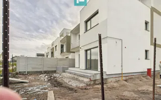 Vilă ultramodernă cu 4 camere în Gai - Poză 15
