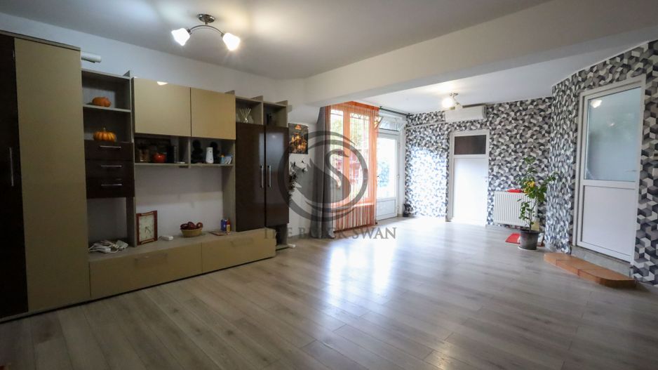 Casa de vanzare 12 camere | 2 constructii - Business, Rezidential | PH - Poză 18