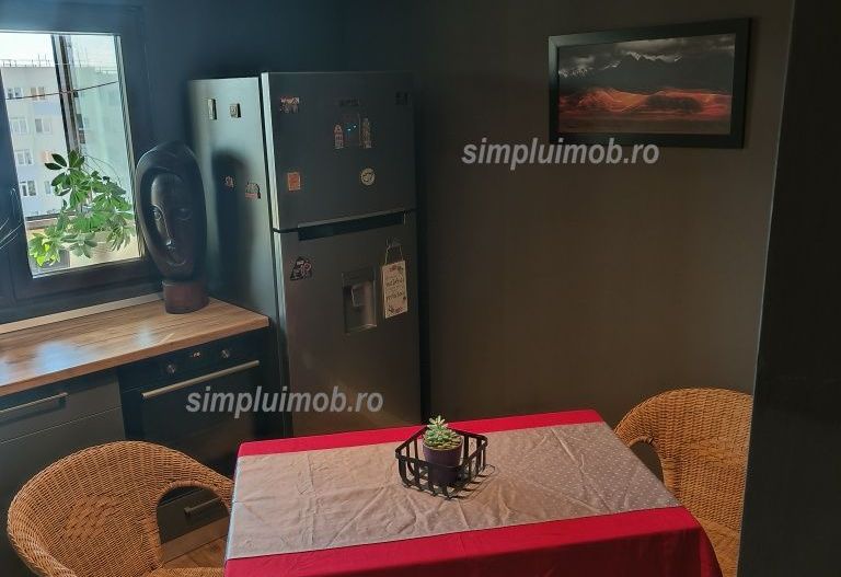 Oltenitei 2 camere decomandat sector 4 - Poză 4
