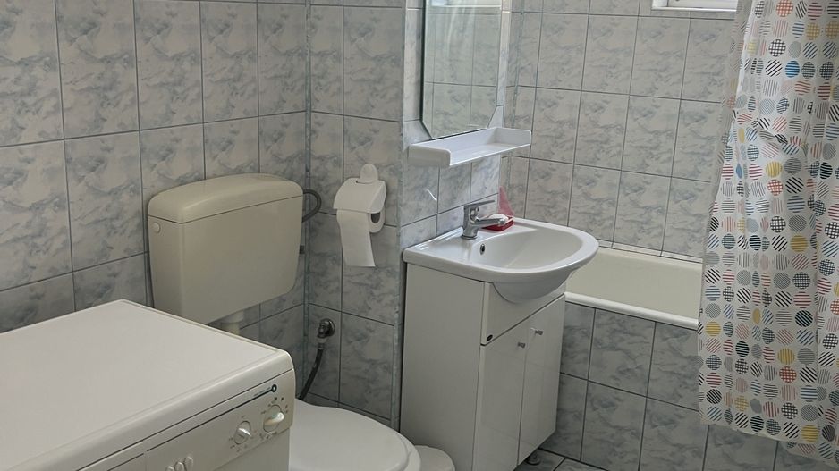 Apartament spațios cu 3 camere, 75 mp, decomandat, 2 băi, 2 balcoane – - Poză 9