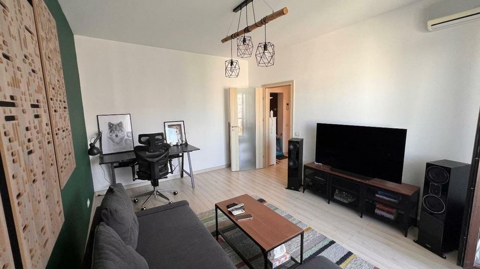 De Vanzare! Apartament 2 camere, decomandat!  Lujerului - Poză 1