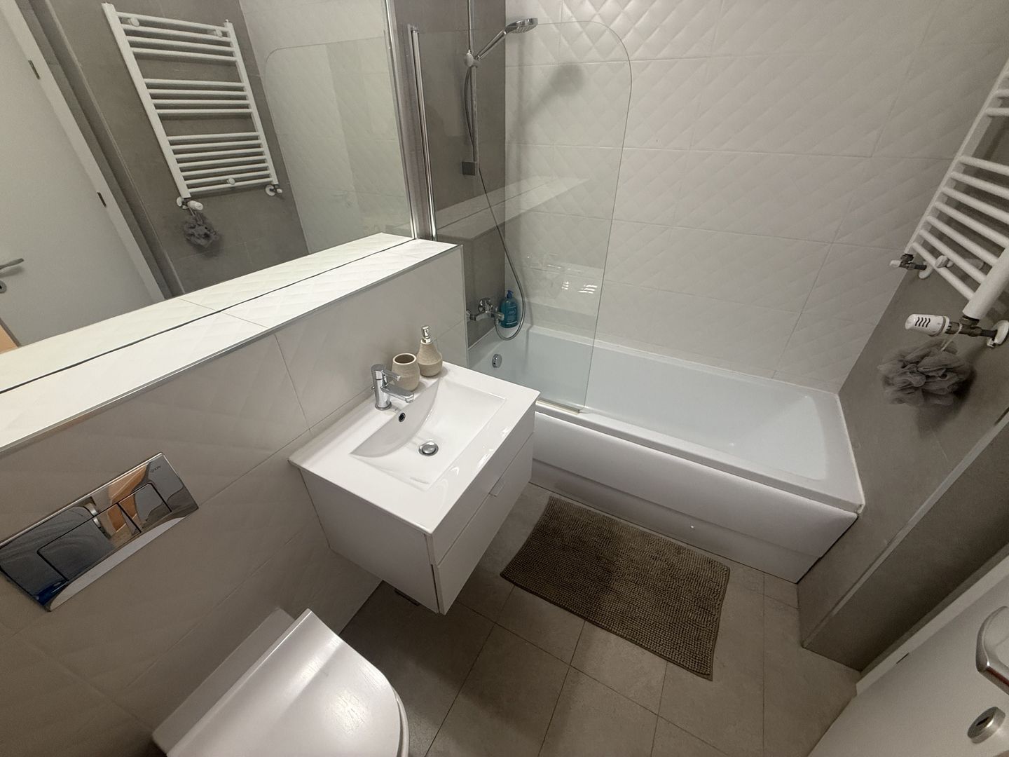 AP. 2 CAMERE- ESTIC PARK, PET-FRIENDLY, PARCARE INCLUSA, CENTRALA - Poză 4