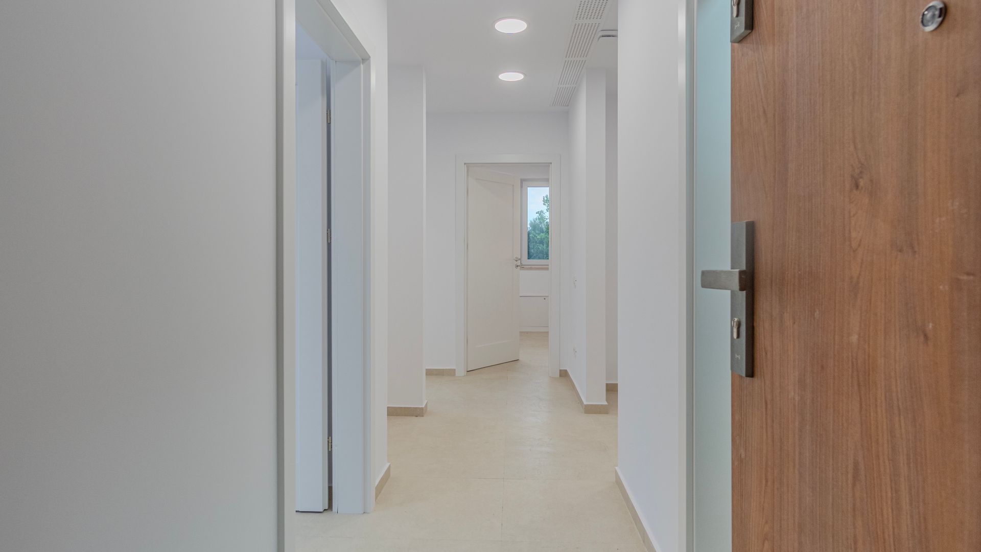Clinica medicala-9 cabinete- URBAN PLAZA - bloc 15 parter! - Poză 39