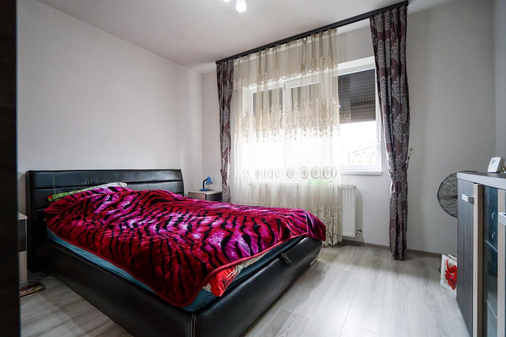 Casa cu 3 camere 400 mp Nojorid utilitati - Poză 1