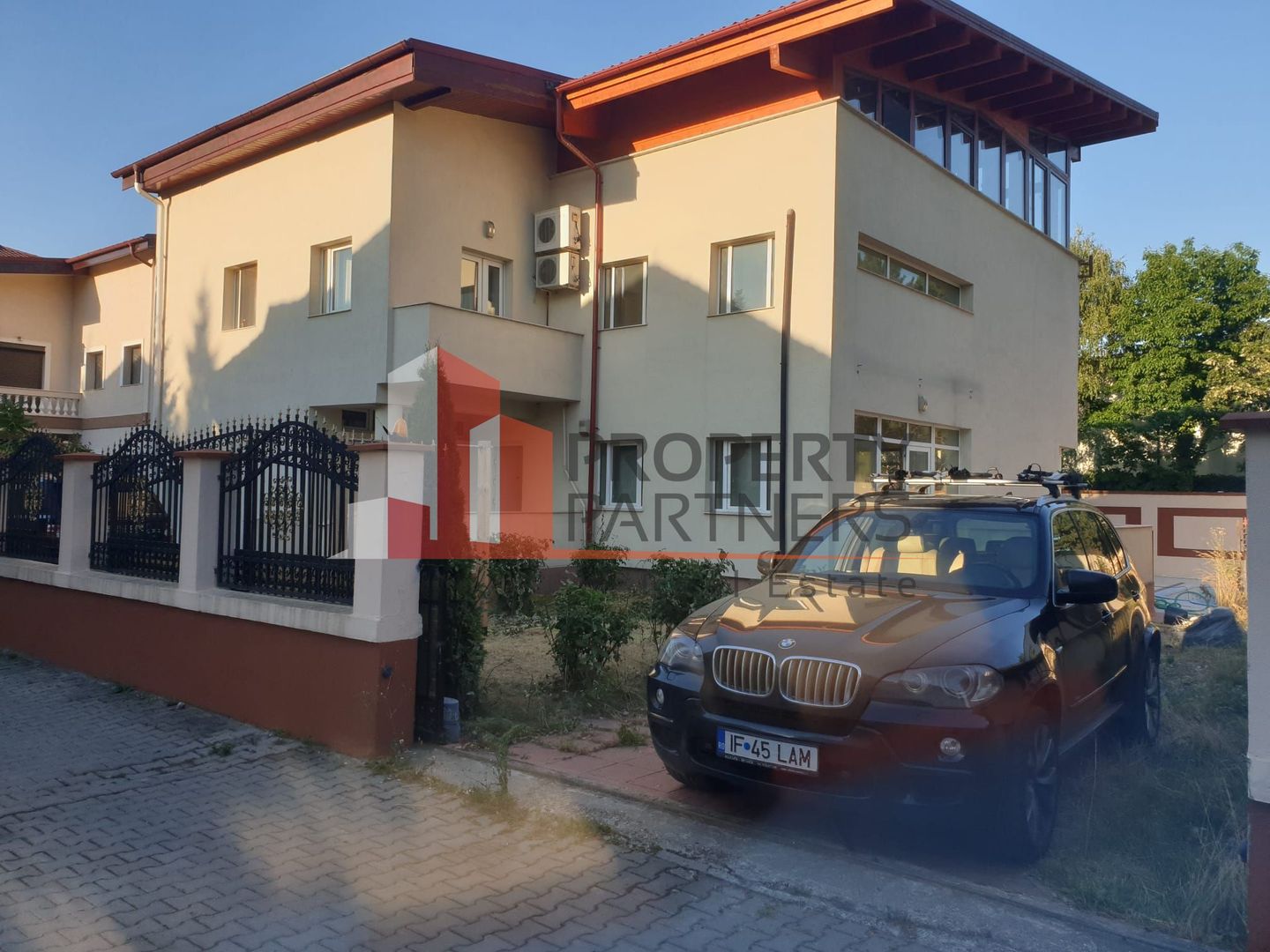 Vila langa British School - Poză 1