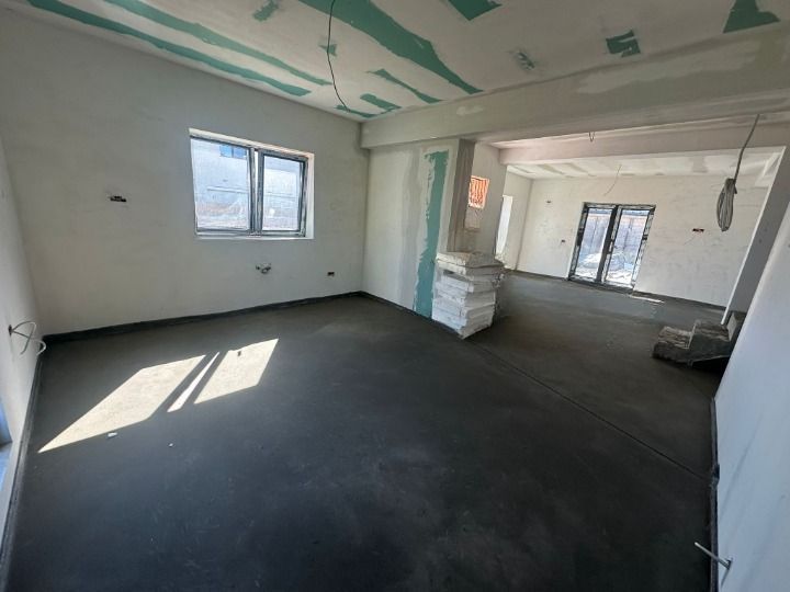 Casă single P+1+M de vânzare în Otopeni - Poză 3