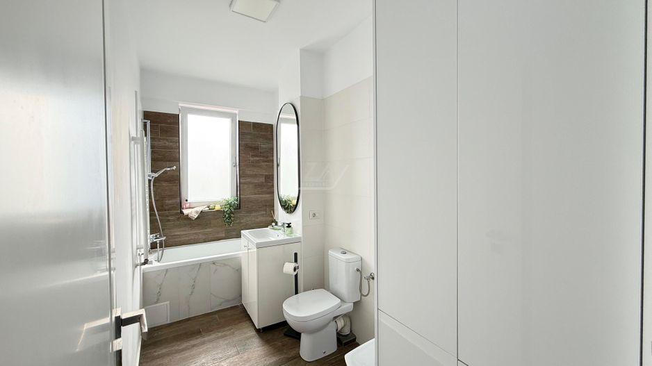 Vis a vis de Esso. Lift. Mijloc transport in fata. Loc de parcare. - Poză 10