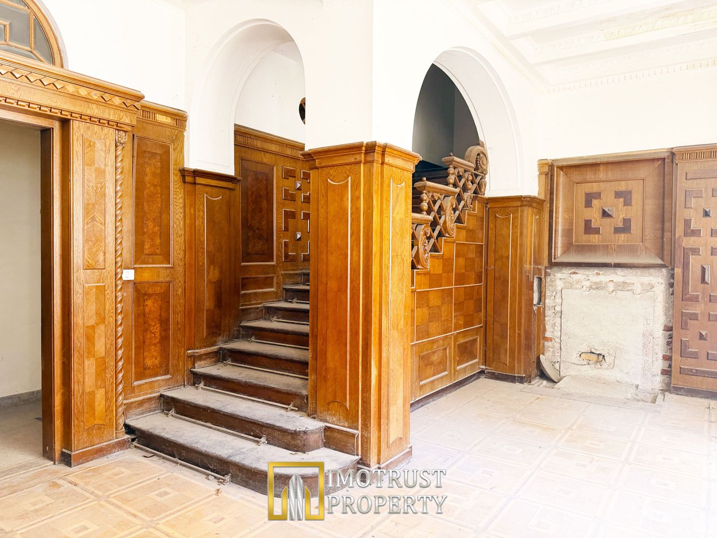 De vanzare | Imobil Istoric | Centrul Aradului - Poză 16