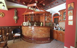 Casă / Vilă cu 8 camere de vânzare în zona Semicentral - Poză 7