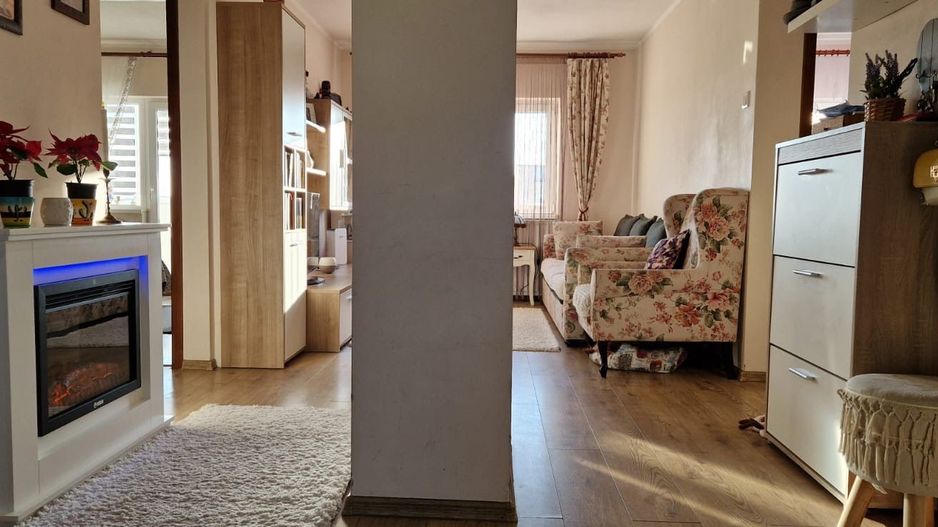Apartament spatios cu patru camere zona -Bucovina - Poză 1
