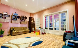 Casa singura in curte - Poză 10