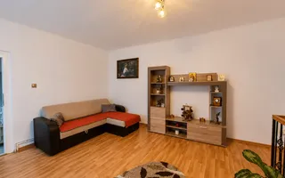 Casă cu 2 apartamente 140 mp utili pivnita si curte 289 mp in Turnișor - Poză 12
