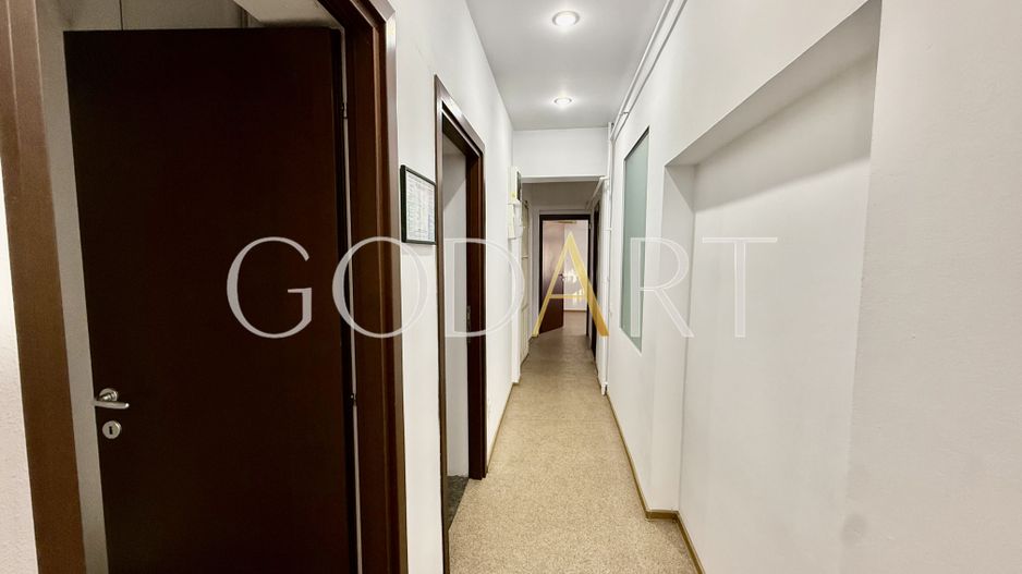 Apartament in vila | Ultracentral | 2 intrări | Garaj 30 mp | Renovat - Poză 18