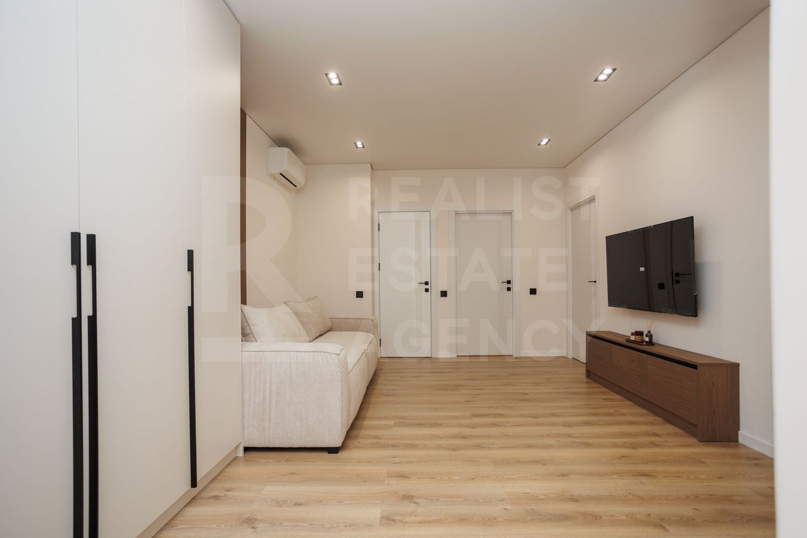 Vânzare, apartament, 2 camere, str. Regina Elizabeta, Durlești. - Poză 3