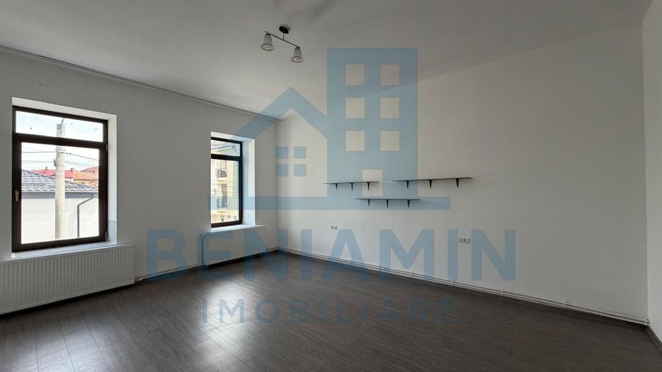 Spatiu generos D+P+1 - 414mp - pozitionare centrala - Green House - Poză 4