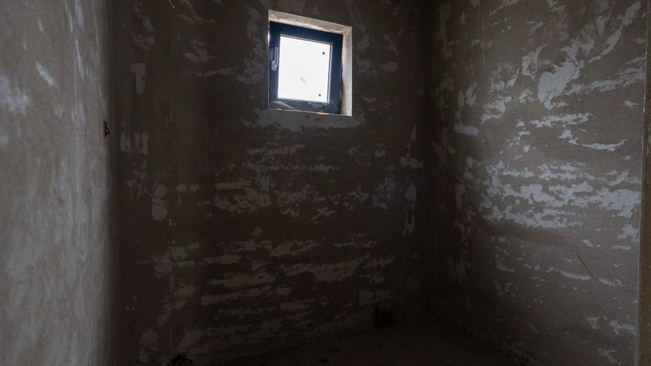 CASA NOUA SEMIFINISATA IN CIHEI CU 3 CAMERE - Poză 10