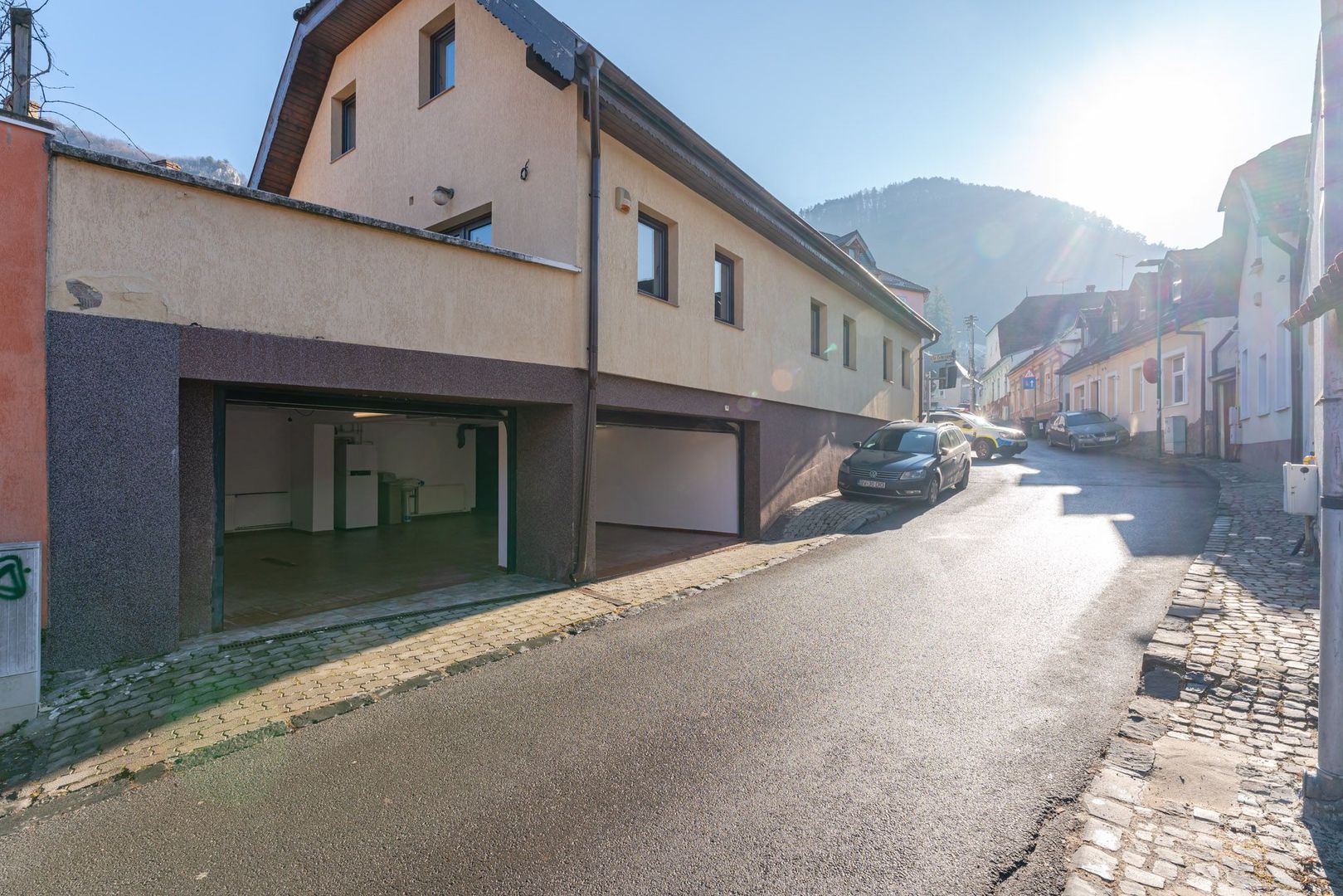 Casă modernă cu garaj și 4 dormitoare, aproape de Piața Sfatului - Poză 27