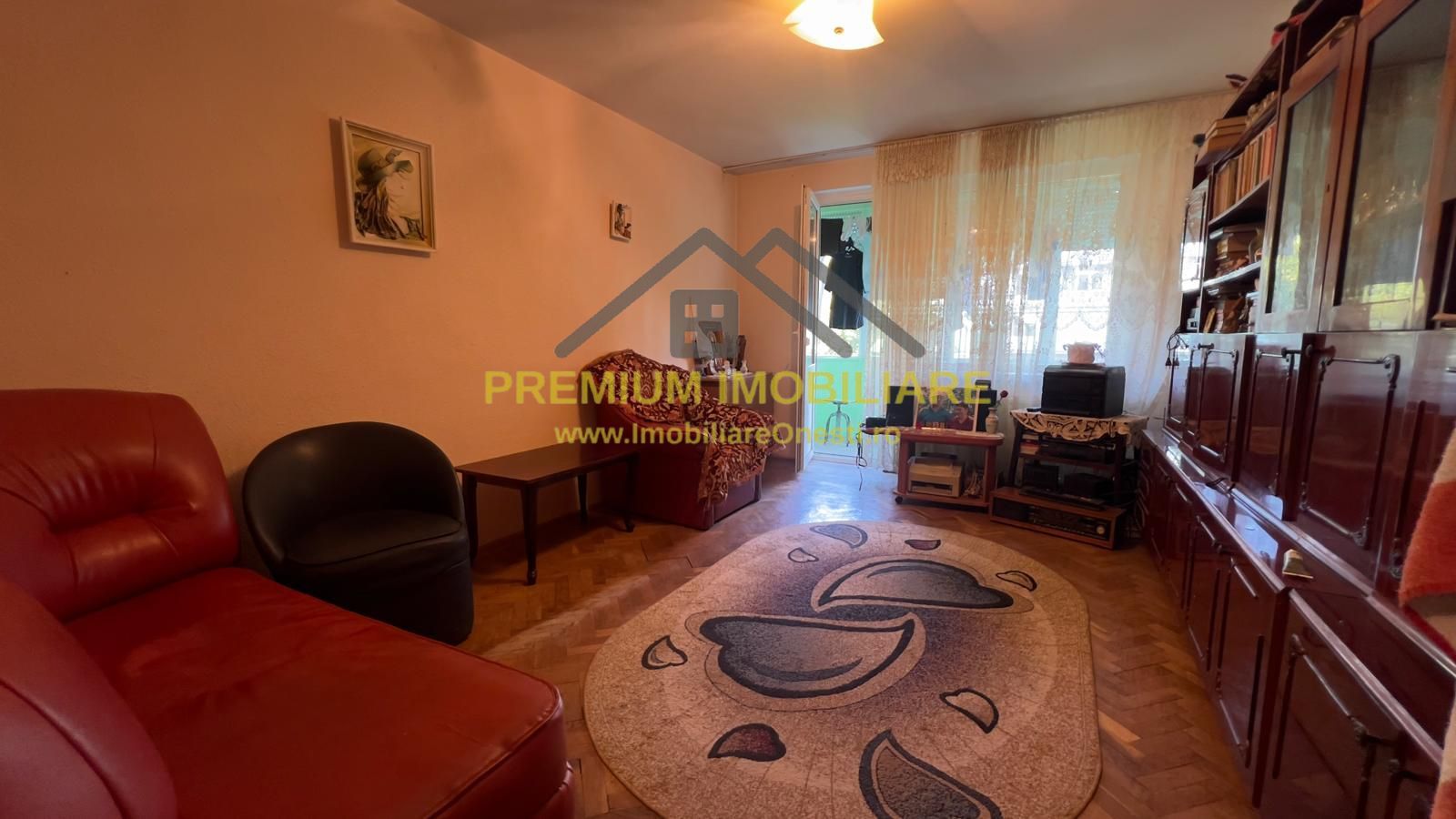 Apartament 3 camere etaj 1 - zona centrala - Poză 2