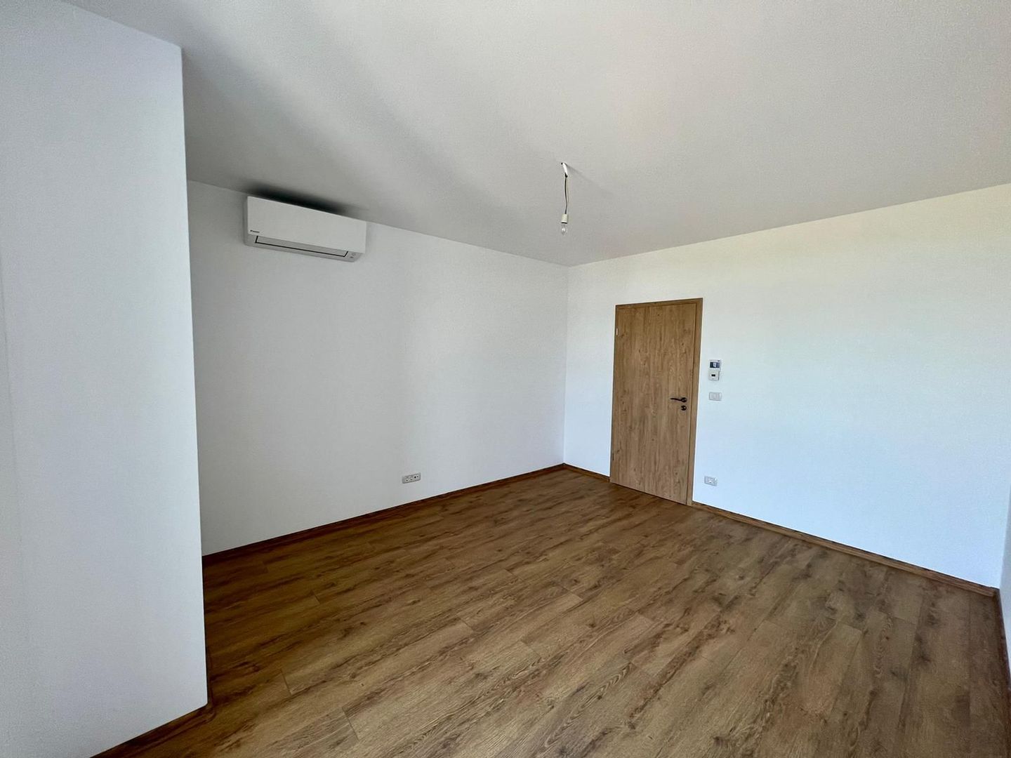 Apartament 2 camere, zona Soarelui-Stadion. - Poză 6