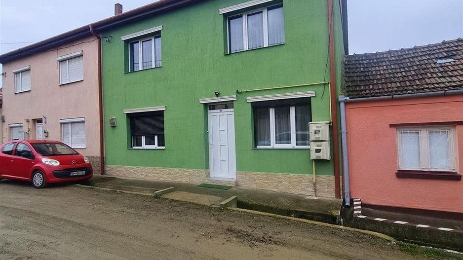 Casa D+P+E  zona Garii Oradea - Poză 1