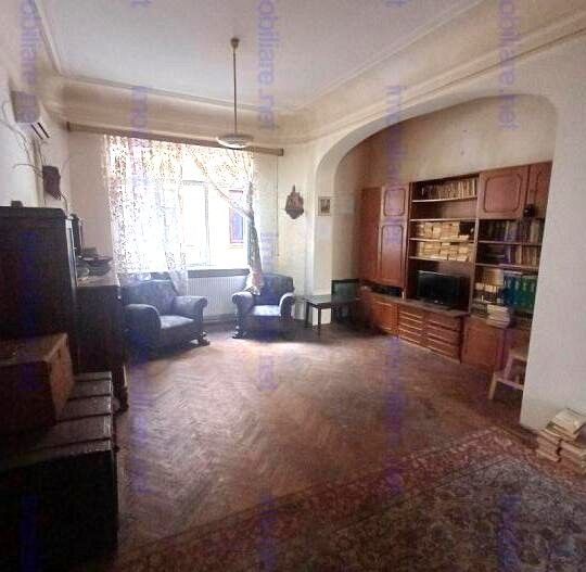 Armeneasca // Cladire cu regim mic // Camere inalte - Poză 1