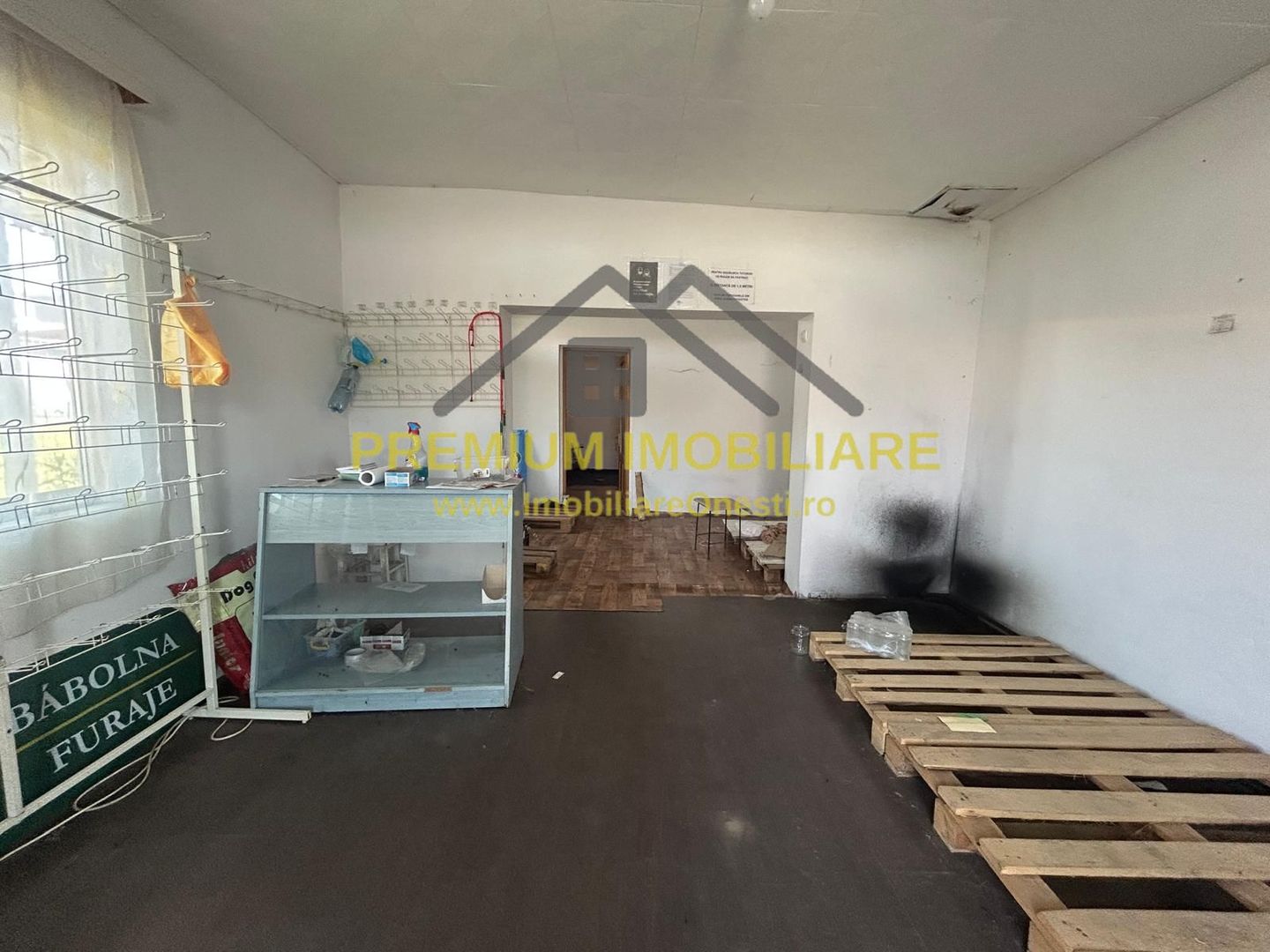 Casă de vânzare în centrul Oituzului, DN11 - Poză 4