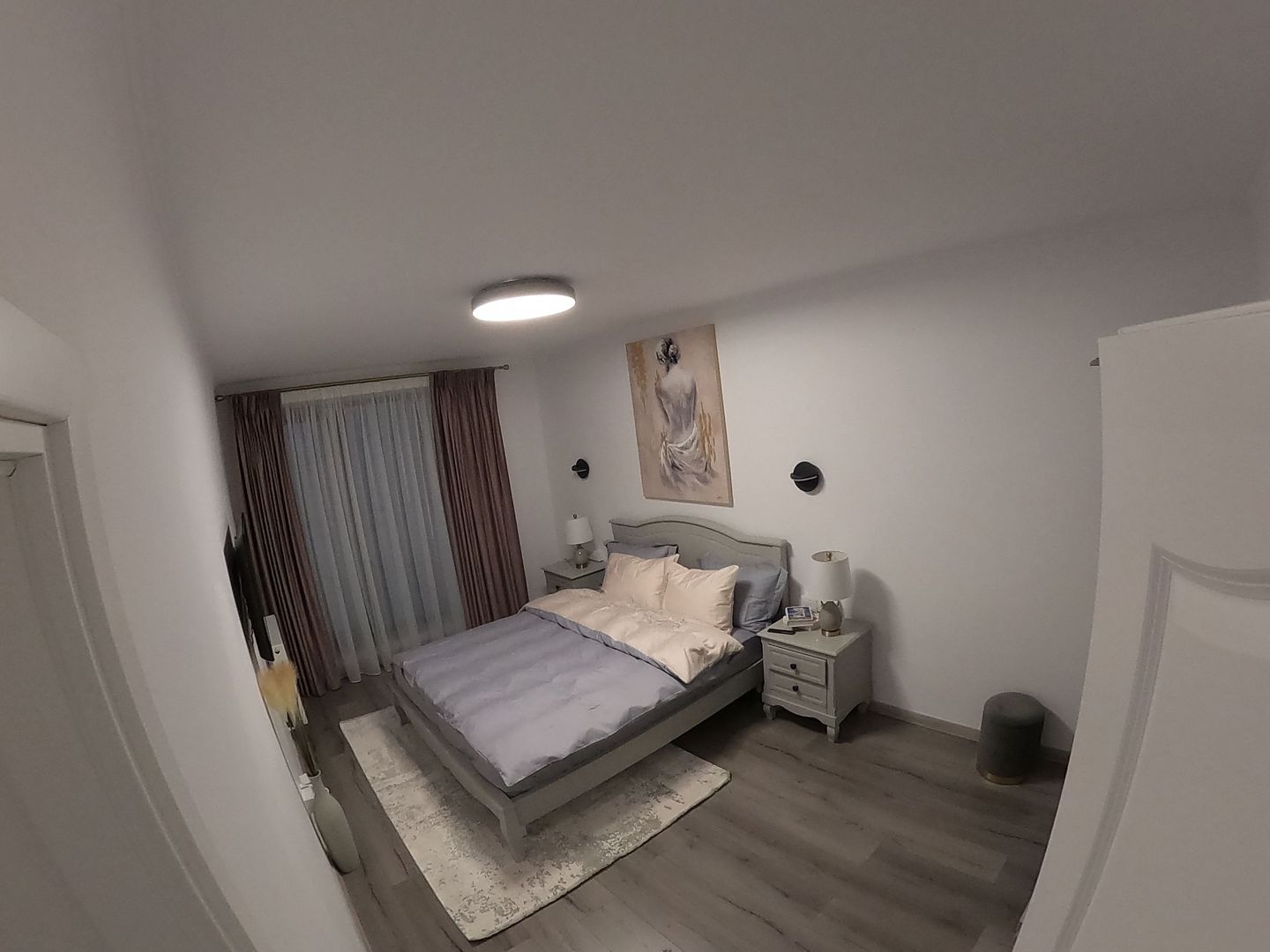 De închiriat – Apartament 2 camere cu vedere frontală la lac & loc de parcare - Poză 4