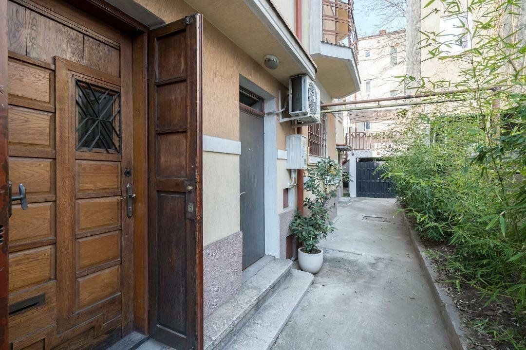 Apartament 5 Camera cu intrare proprie și curte, ideal pentru birou - Poză 9