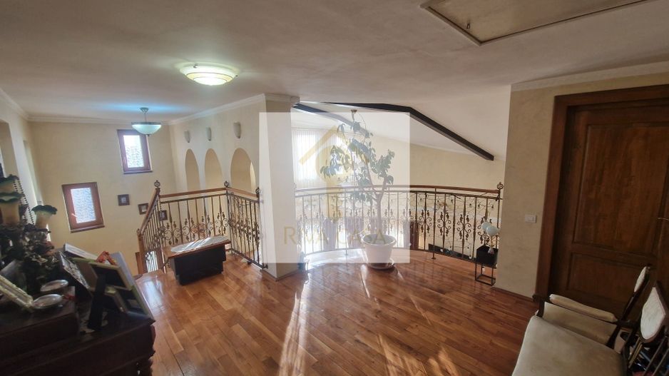 De vânzare: Vilă unică, vintage-modernă, zonă Grigorescu Oradea. - Poză 7