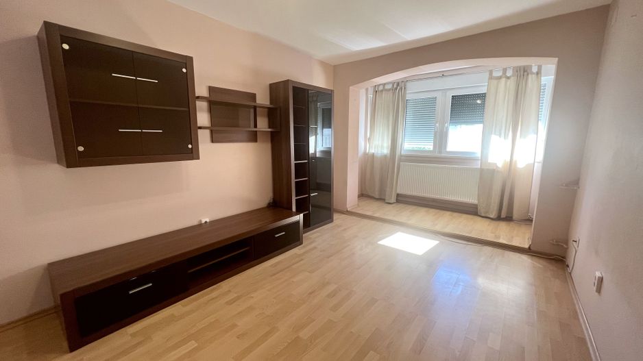 APARTAMENT DECOMANDAT- ZONA CETATII - Poză 1