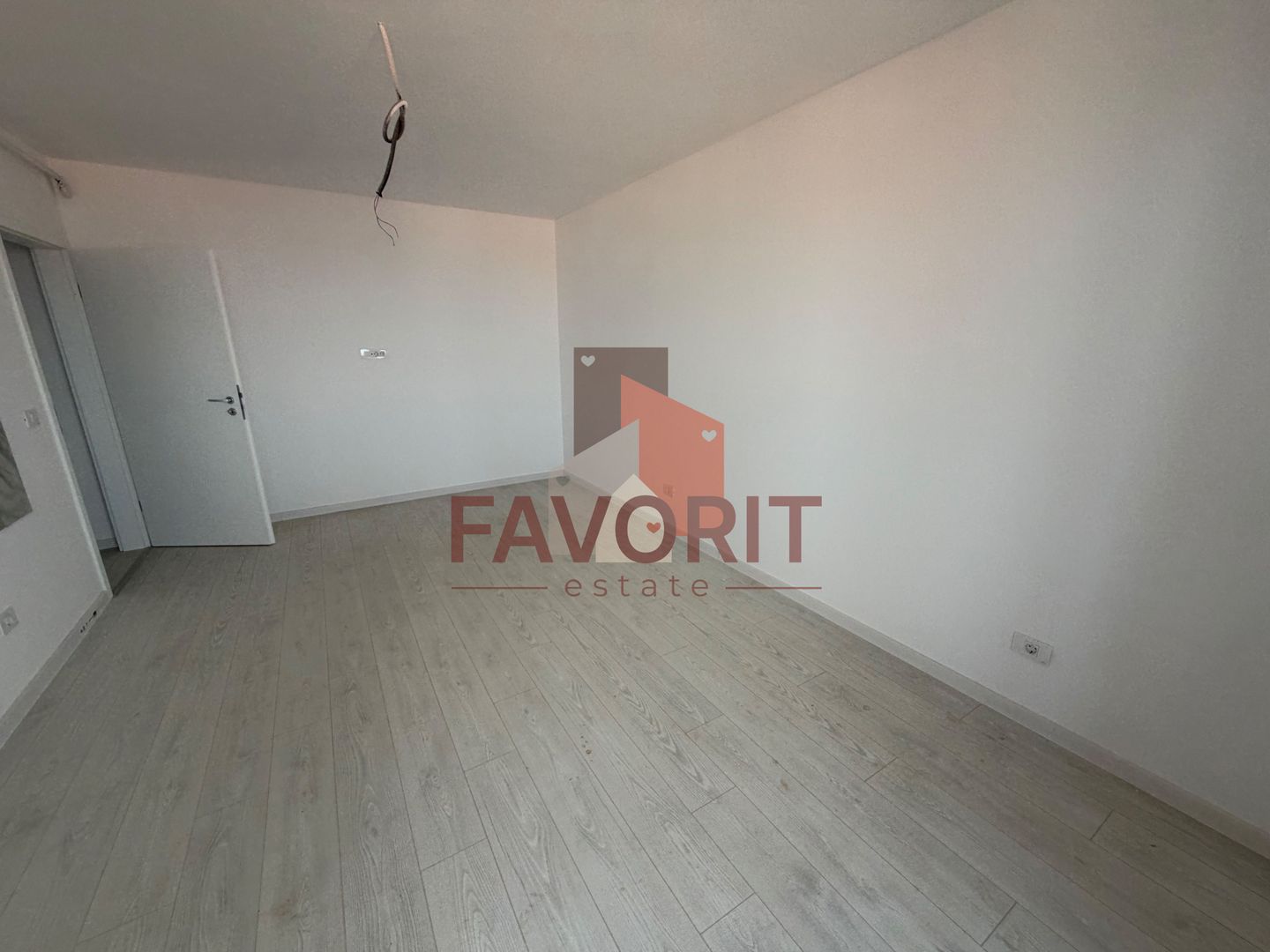 Disponibil imediat. 2 camere modificat in 2 dormitoare si zona de zi - Poză 2