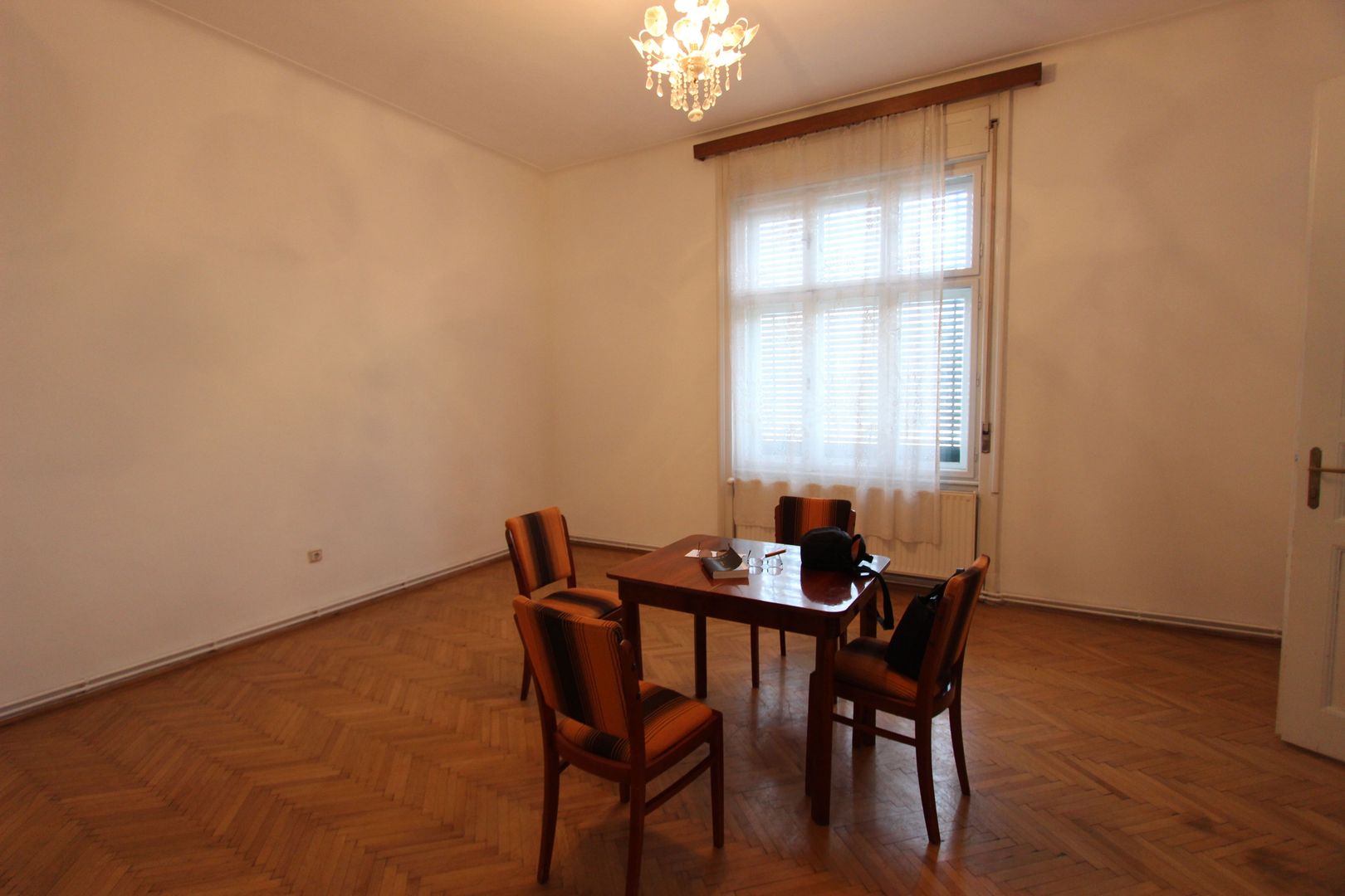 Casă - 5 camere de închiriat în zona Bogdanestilor - Poză 1