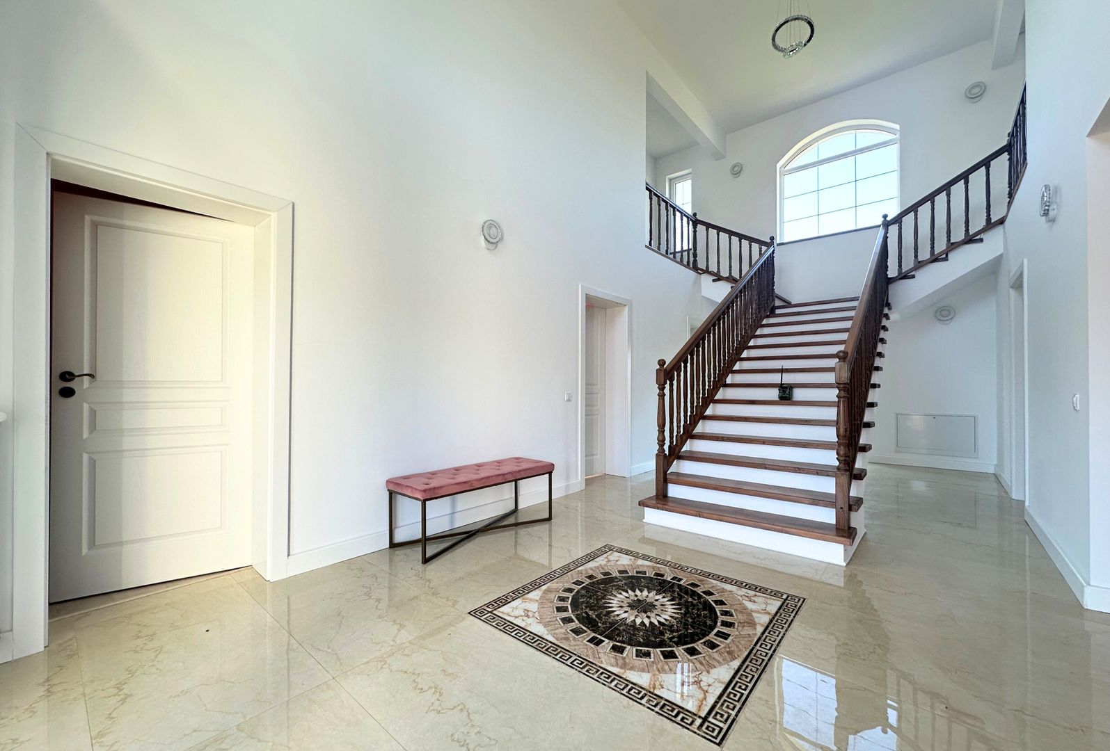 Vânzare casă 5 camere nouă elegantă și spațioasă în Hărman - Poză 16