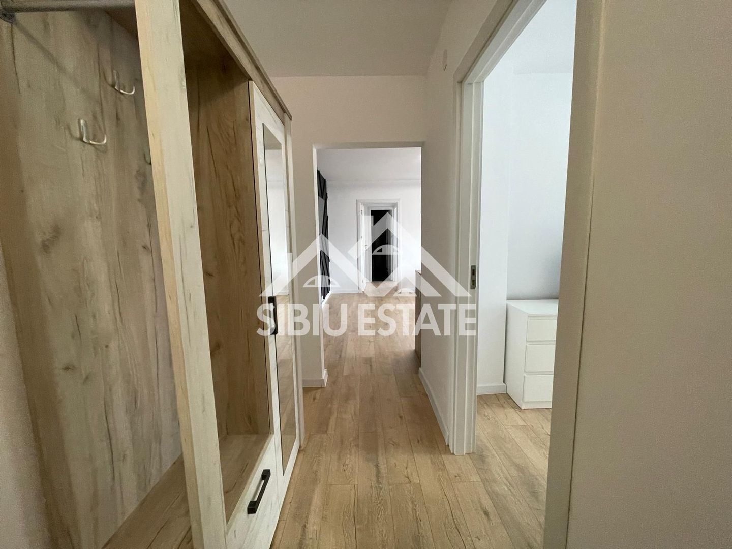 Apartament de vanzare decomandat, 3 camere, balcon s.utila 55 mp. - Poză 6
