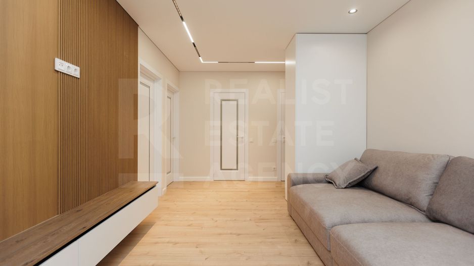 Vânzare, apartament, 2 odăi + living, str. Ion Buzdugan, Buiucani - Poză 2