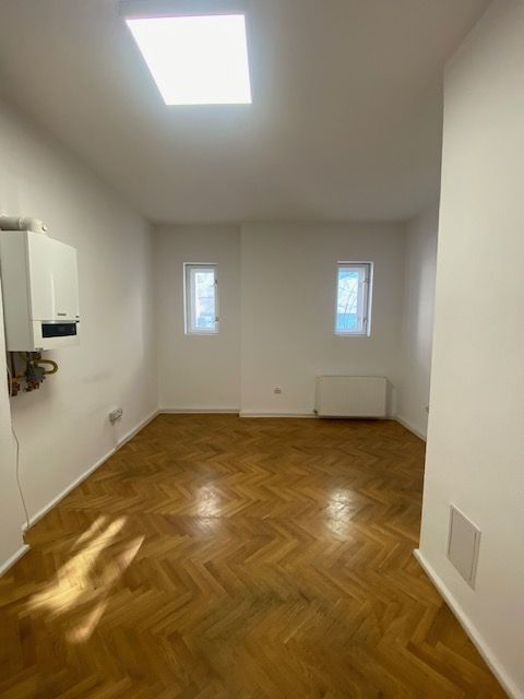 Spatiu de birou zona centrală - Poză 14