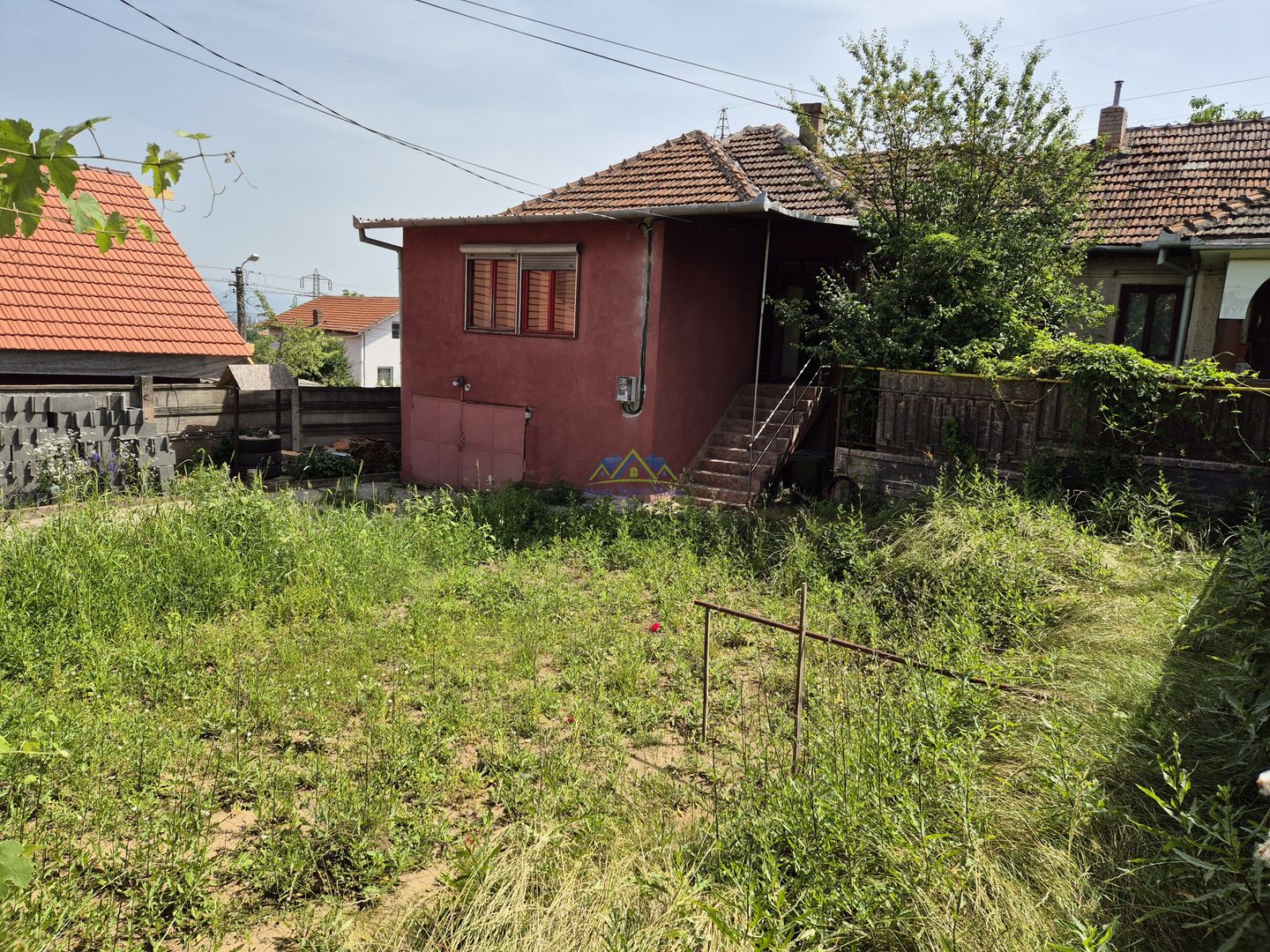 Vand casa 3 camere, garaj, curte, baie si buc, zona Gh. Apostol, 277mp - Poză 2