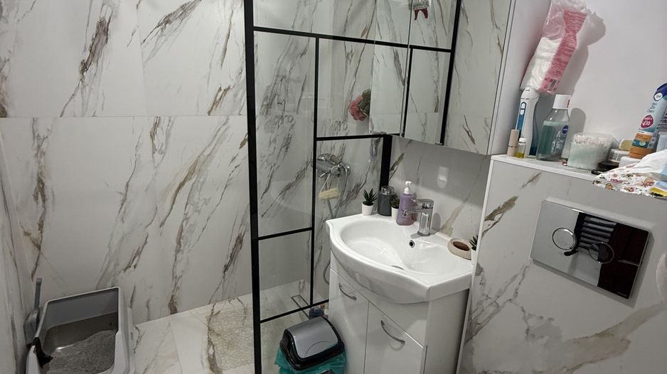 Apartament 3 cam modern complet renovat - mobilat Campina- central - Poză 9