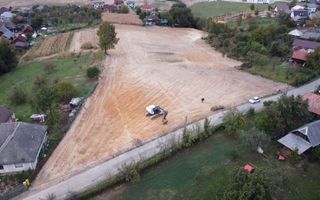 Teren de vânzare în Groși cu priveliste , situat in centru - Poză 1