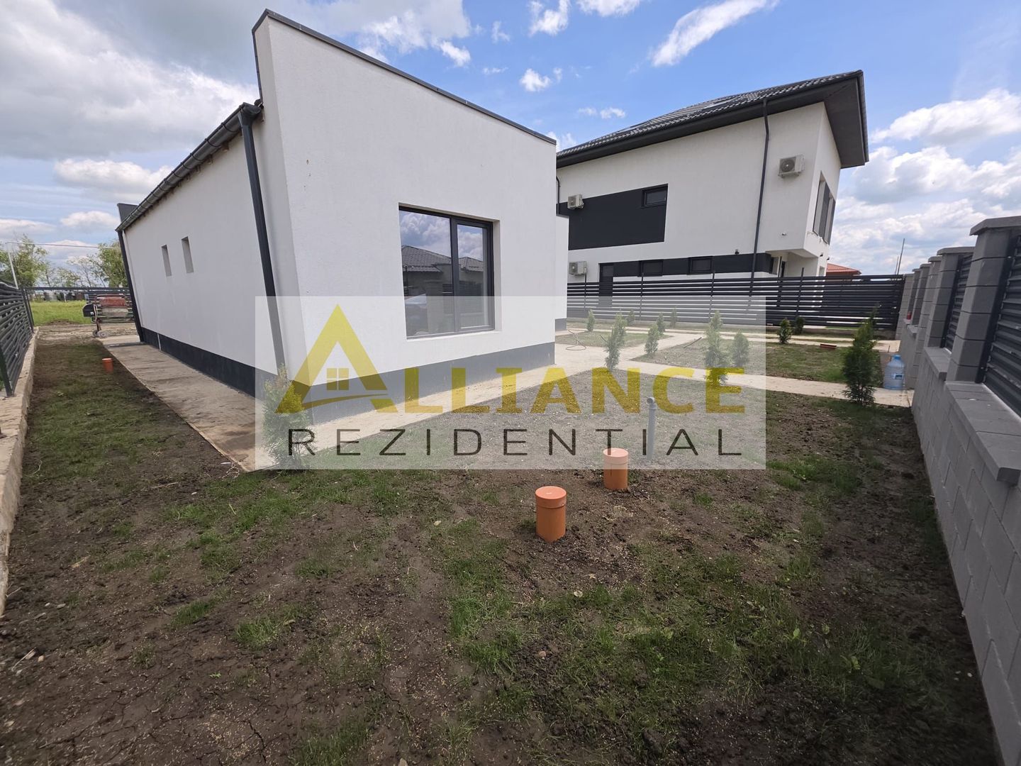 Casa 3 Camere | Curte amenajata - Poză 6